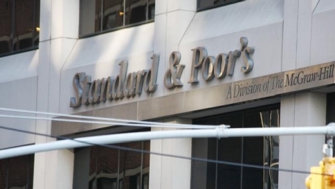 S&P's: "C'è rischio deflazione in Italia
Pericolo calo consumi e investimenti" S&P's: "C'è rischio deflazione in Italia
Pericolo calo consumi e investimenti"