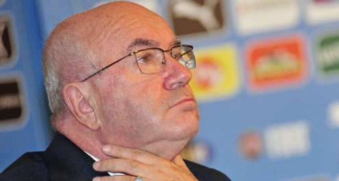 Figc, le riforme di Tavecchio: Serie A a 18 squadre e limite agli stranieri Figc, le riforme di Tavecchio: Serie A a 18 squadre e limite agli stranieri