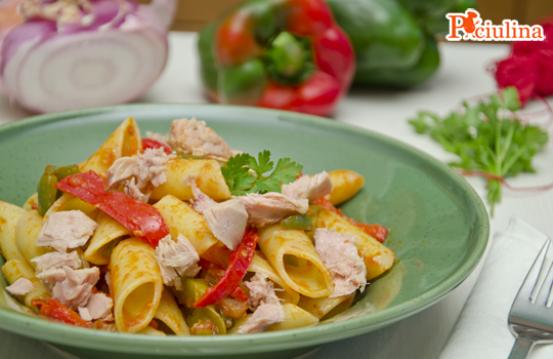 Pasta con peperoni e tonno Pasta con peperoni e tonno