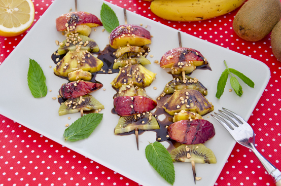 Spiedini di frutta caramellata Spiedini di frutta caramellata