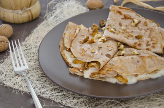 Crepes di castagne con noci e gorgonzola Crepes di castagne con noci e gorgonzola