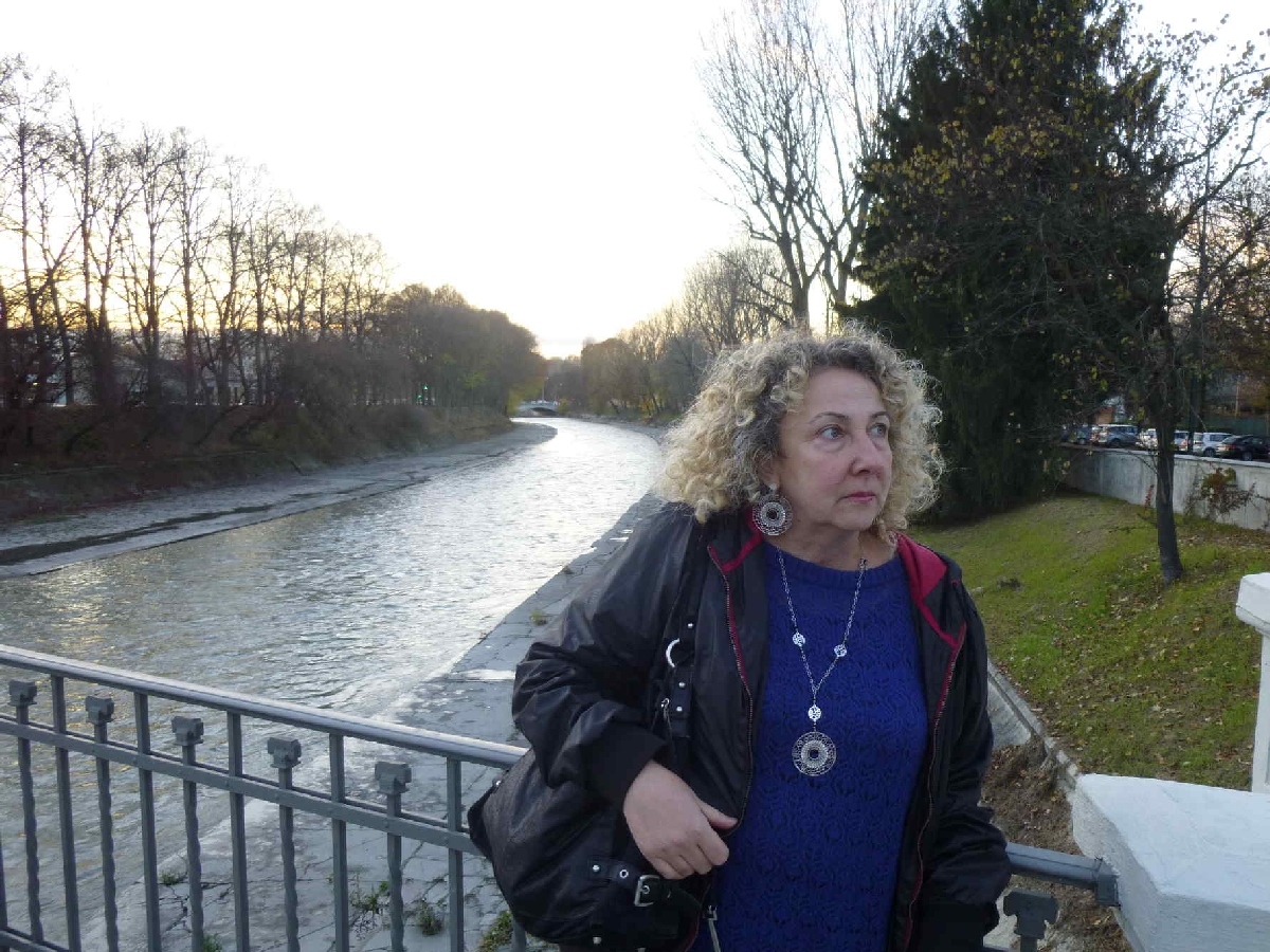 Elisabetta: "Licenziata perché rifiutai il sesso a tre con il capo e l'amante" Elisabetta: "Licenziata perché rifiutai il sesso a tre con il capo e l'amante"