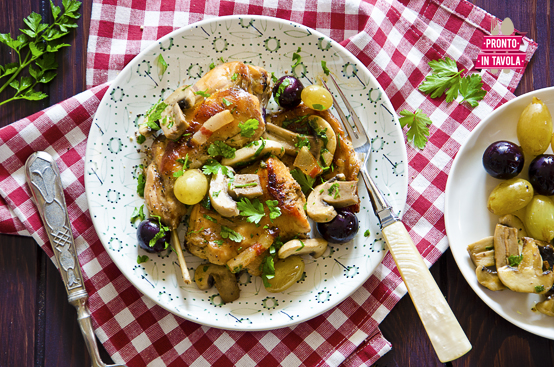 Coniglio ai funghi e uva Coniglio ai funghi e uva