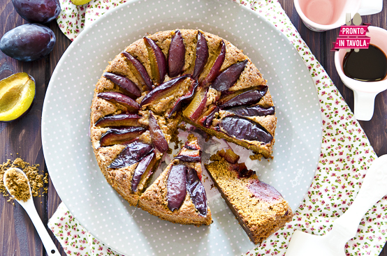 Torta di susine senza burro e uova Torta di susine senza burro e uova