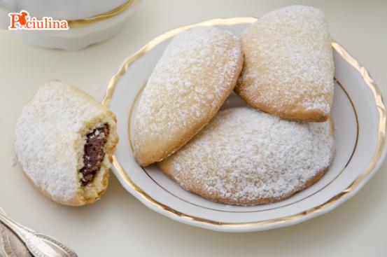 Biscotti ripieni alla Nutella Biscotti ripieni alla Nutella