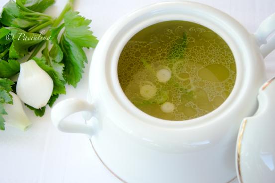Brodo di pollo Brodo di pollo