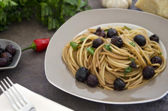 Spaghetti alle olive pasole Spaghetti alle olive pasole