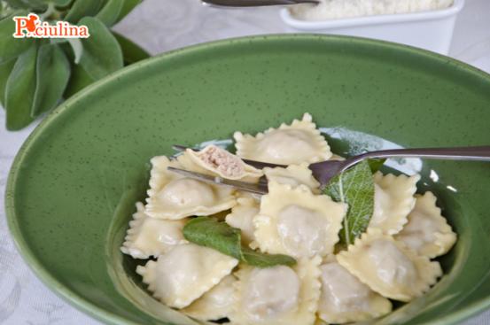 Ravioli di carne e prosciutto Ravioli di carne e prosciutto