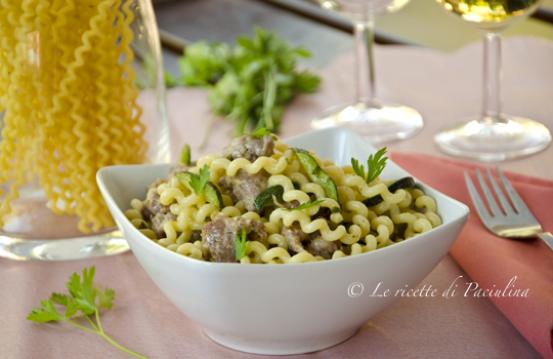 Pasta salsiccia e zucchine Pasta salsiccia e zucchine