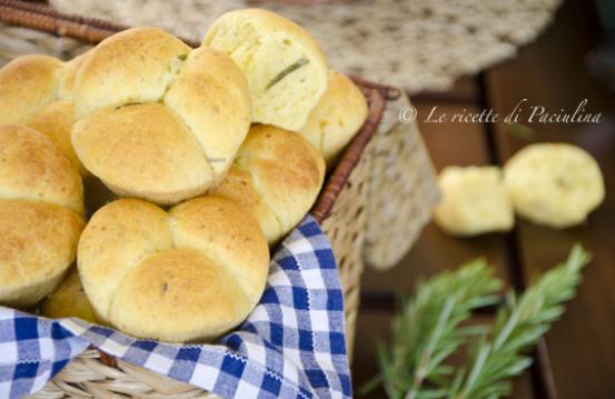 Panini alle patate e rosmarino Panini alle patate e rosmarino