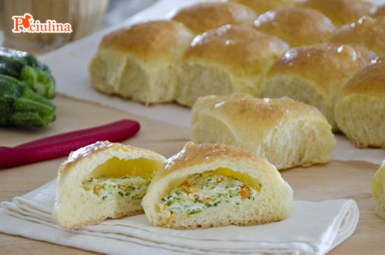 Danubio con ricotta e fiori di zucca Danubio con ricotta e fiori di zucca