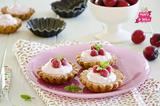 Cestini di frutta e yogurt Cestini di frutta e yogurt