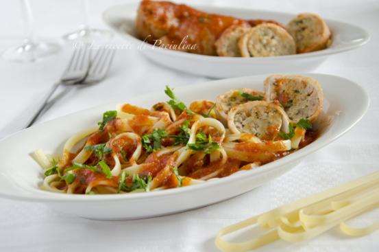Tagliatelle e calamari al sugo Tagliatelle e calamari al sugo