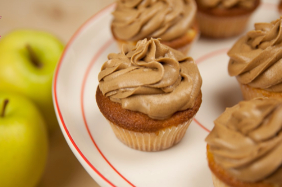 I Dolci di Alice: cupcake alla mela con frosting alla cannella I Dolci di Alice: cupcake alla mela con frosting alla cannella