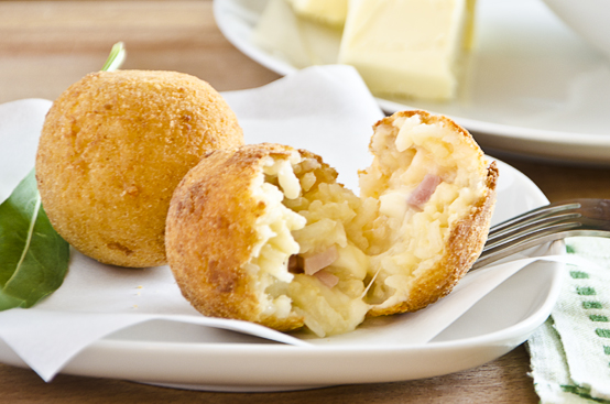 Arancini cotto e mozzarella Arancini cotto e mozzarella