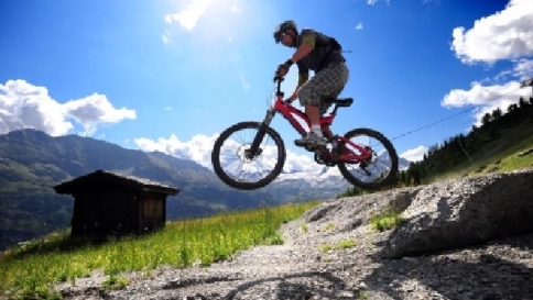 Si dà malato e vince il mondiale di bike, a giudizio militare Aeronautica