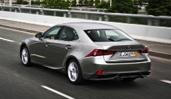 Lexus IS Hybrid, 5 su 5 Lexus IS Hybrid, 5 su 5