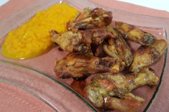 Alette di Pollo e salsa carote e zenzero Alette di Pollo e salsa carote e zenzero
