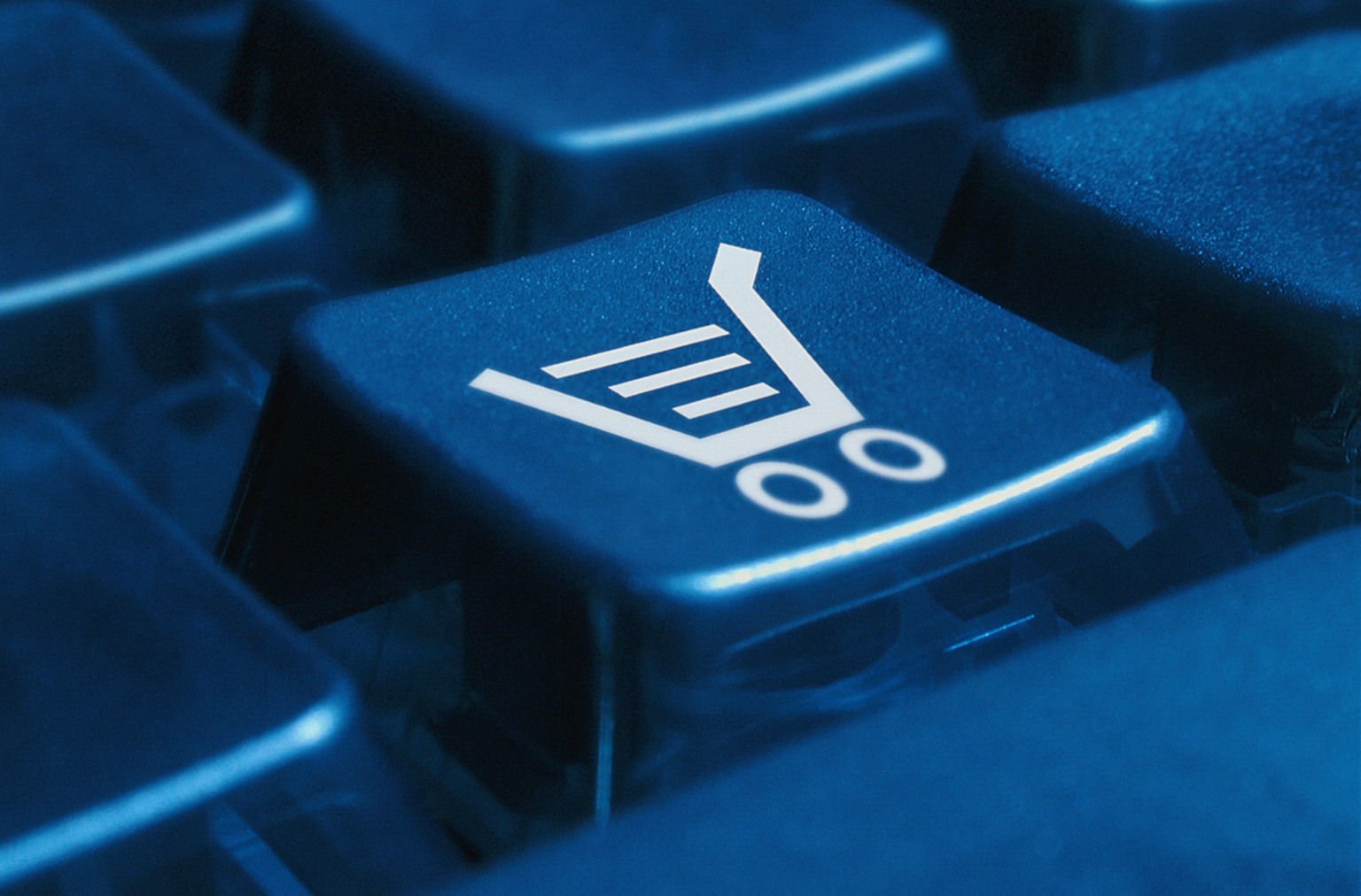 E-commerce: crescono gli acquisti, ma solo il 4% delle imprese vende online E-commerce: crescono gli acquisti, ma solo il 4% delle imprese vende online