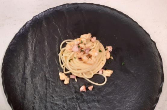 Spaghetti gamberi e pancetta Spaghetti gamberi e pancetta