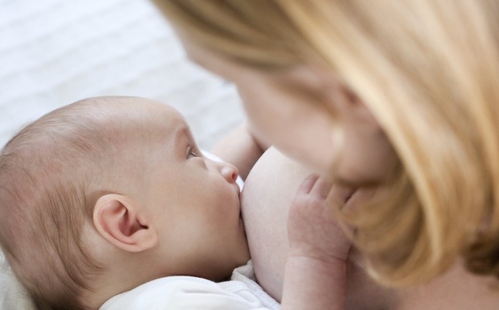 Risultato immagini per allattamento al seno
