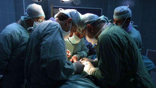 ospedale sanità sala operatoria intervento chirurgo chirurghi chirurgico operazione medico medici