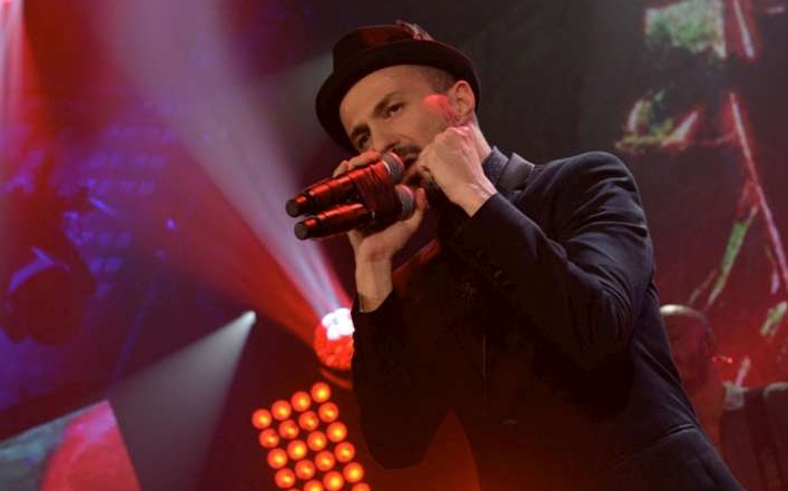 subsonica fronte del palco