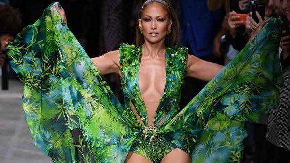 sfilata, versace, milano, jennifer lopez, primavera, estate