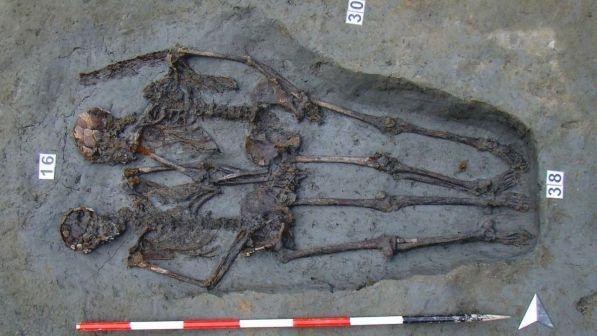 modena, archeologia, amanti, necropoli