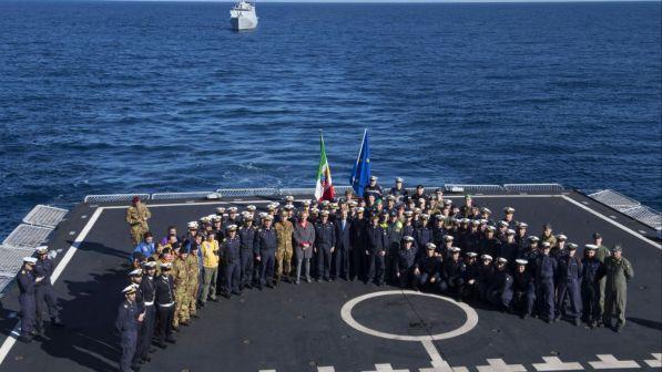 Migranti, la Germania interrompe la partecipazione alla missione Sophia per la