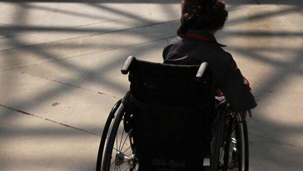 cronaca, bambina, carrozzina, disabile