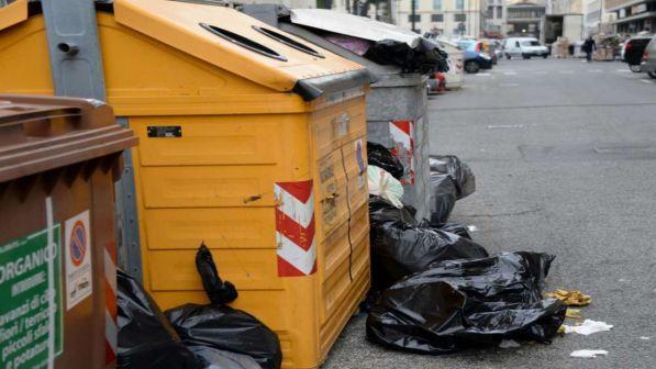 livorno rifiuti spazzini immondizia