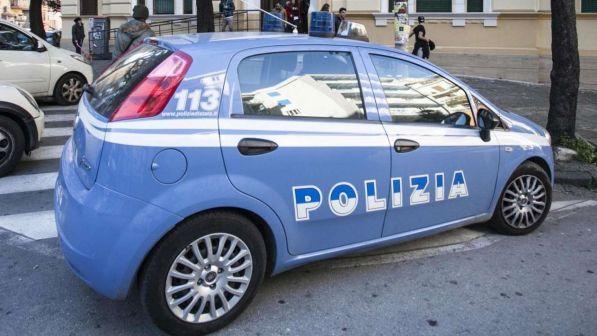 auto polizia generica, giorno