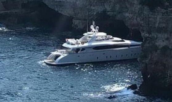 yacht polignano