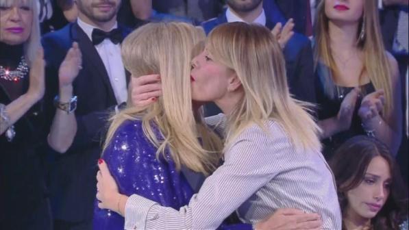 Isola dei famosi, il commosso saluto a Fabrizio Frizzi - foto 1