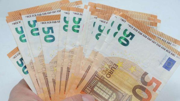 soldi risparmi banconote euro