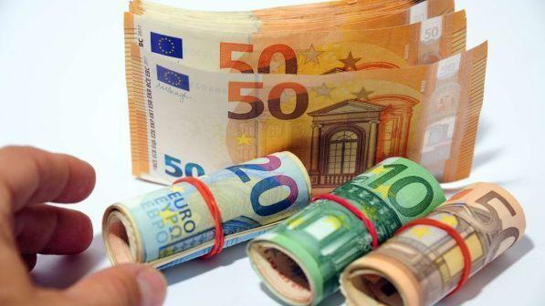 soldi risparmi banconote euro