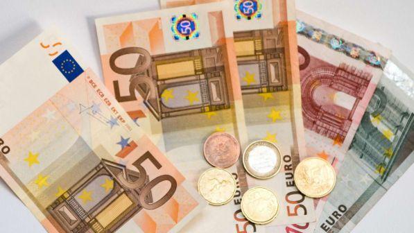soldi risparmi banconote euro