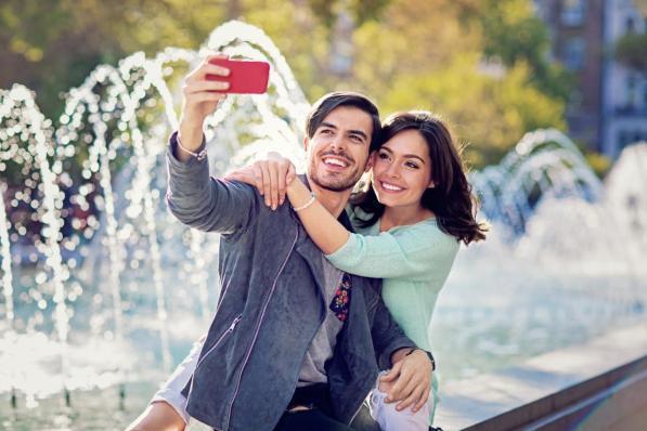 coppia felice, selfie