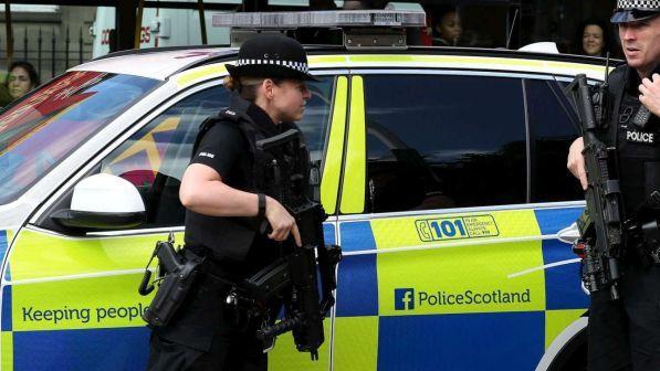 Gb, giovane accoltellato in periferia a Londra: morto sul colpo - foto 1