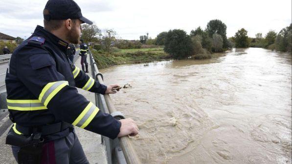 maltempo generica piena fiume protezione civile