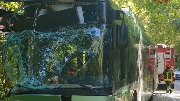 pescara, bus, incidente