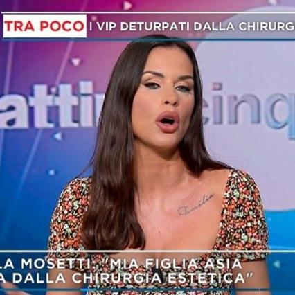 antonella-mosetti-mezza-nuda-sui-social