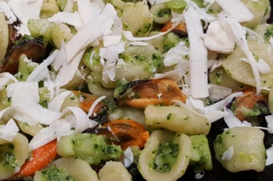 Orecchiette broccoli e cozze Orecchiette broccoli e cozze