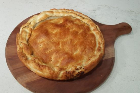 Torta salata con carciofi, funghi, ricotta e olive Torta salata con carciofi, funghi, ricotta e olive