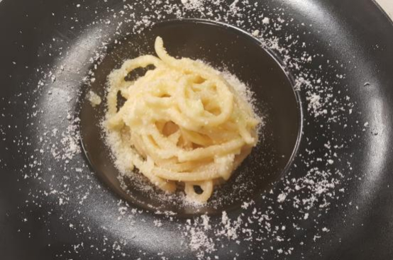 Pici alla carbonara con cipollotti Pici alla carbonara con cipollotti