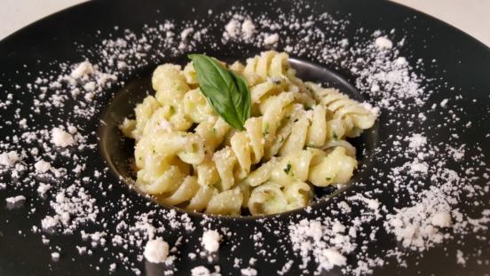 Fusilli con pesto zucchine e taleggio Fusilli con pesto zucchine e taleggio