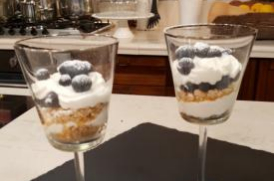 Bicchierini di ricotta e mirtilli Bicchierini di ricotta e mirtilli