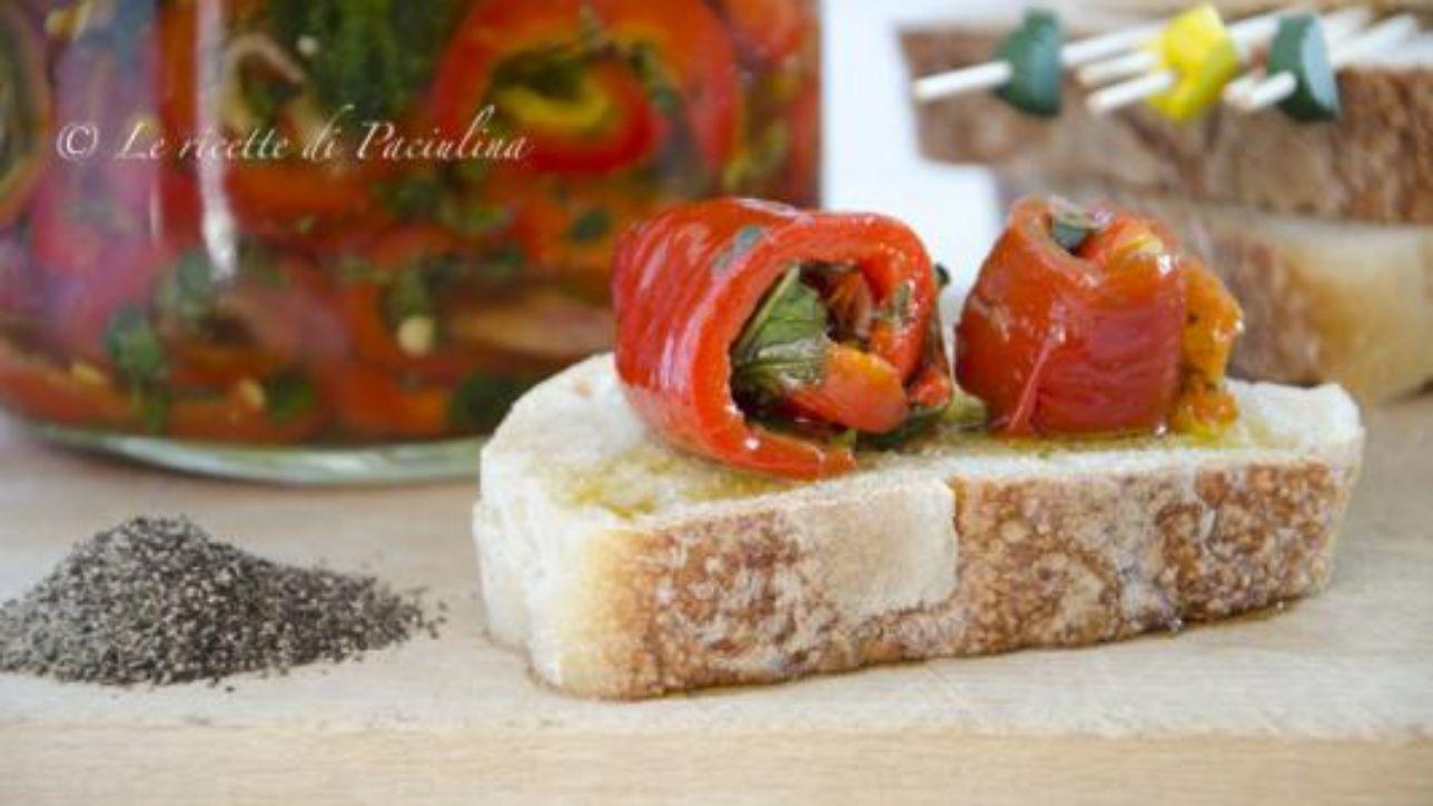 Involtini di peperoni sott'olio