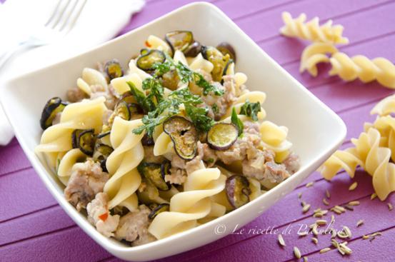 Pasta salsiccia e melanzane